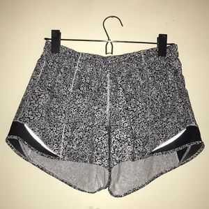 Lululemon Hotty Hot short 4”
